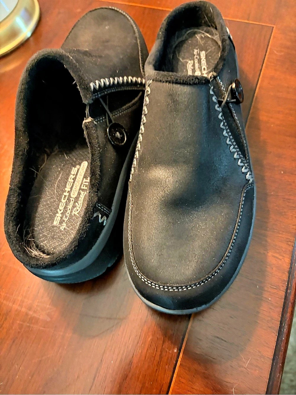 Skechers Relaxed Fit Women’s 9 Black Slip-On Shoes